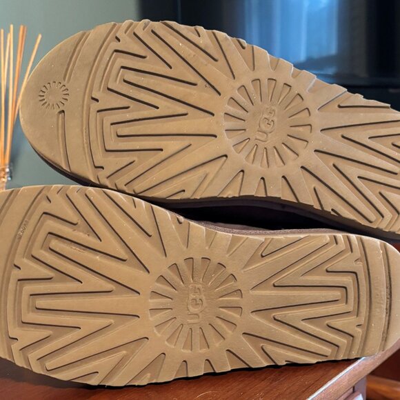 UGG Australia Women's Bailey Button II, Size 8, Nightfall - Picture 5 of 6